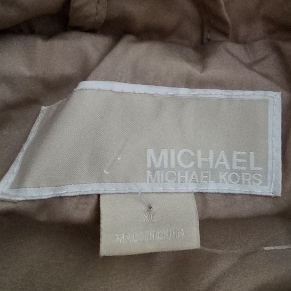 Michael Kors Tan Puffer Jacket with Quilted Design - Picture 3 of 4